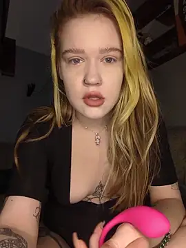 Snapshot of mattiethebaddieee chatting on February 25, 4:01 am mattiethebaddieee online show from February 25, 4:01 am