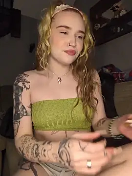 mattiethebaddieee online show from March 24, 3:28 am