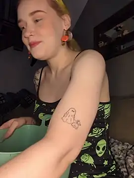 mattiethebaddieee online show from January 15, 1:09 am