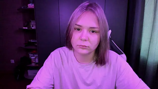 sophia lix online show from November 17, 4:49 am