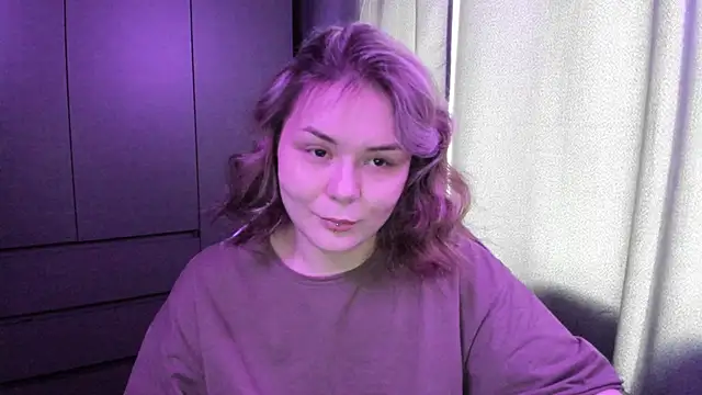 sophia lix online show from December 19, 5:32 am