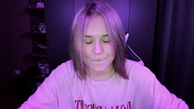 sophia lix online show from November 17, 5:06 pm