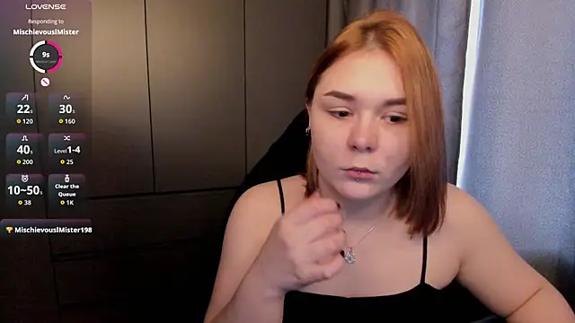 sophia lix online show from April 3, 10:11 am