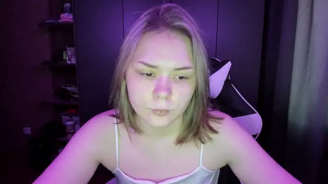 sophia lix online show from November 19, 8:25 am