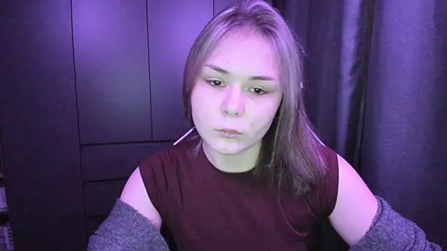 sophia lix online show from November 30, 10:05 am