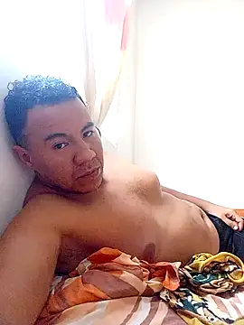 Snapshot of Fire_latino chatting on October 29, 5:01 pm Fire latino online show from October 29, 5:01 pm