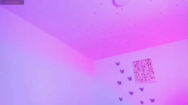 Snapshot of Monserrat_Cute_ chatting on November 29, 2:44 am Monserrat Cute online show from November 29, 2:44 am