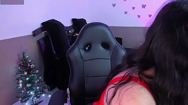 Snapshot of Monserrat_Cute_ chatting on December 2, 2:56 am Monserrat Cute online show from December 2, 2:56 am