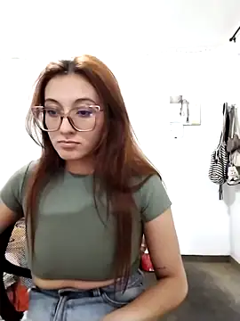 bellastorme04 online show from March 14, 3:01 am