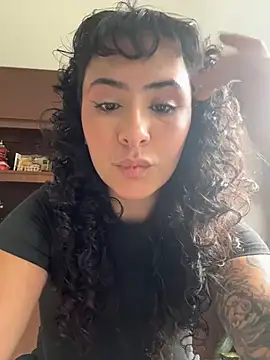 SugarTroubl33 online show from March 17, 4:21 pm