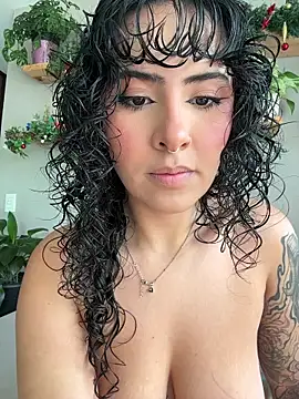 SugarTroubl33 online show from December 19, 1:13 pm