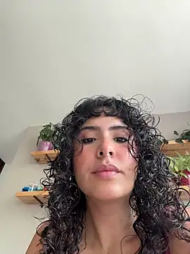 Snapshot of SugarTroubl33 chatting on April 27, 2:37 pm SugarTroubl33 online show from April 27, 2:37 pm