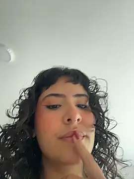 SugarTroubl33 online show from March 5, 2:13 pm