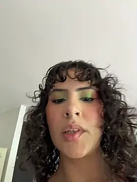 SugarTroubl33 online show from January 19, 2:10 pm