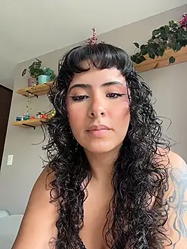 SugarTroubl33 online show from April 2, 2:13 pm