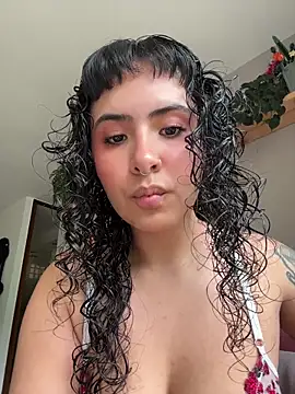 SugarTroubl33 online show from February 10, 1:10 pm