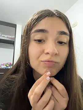 Snapshot of Valentina_ro chatting on October 31, 1:57 am Valentina ro online show from October 31, 1:57 am