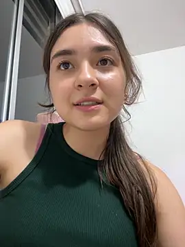 Snapshot of Valentina_ro chatting on November 5, 3:20 am Valentina ro online show from November 5, 3:20 am