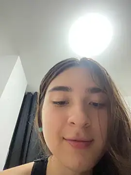 Snapshot of Valentina_ro chatting on October 28, 2:34 am Valentina ro online show from October 28, 2:34 am