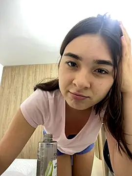 Snapshot of Valentina_ro chatting on December 2, 4:30 pm Valentina ro online show from December 2, 4:30 pm