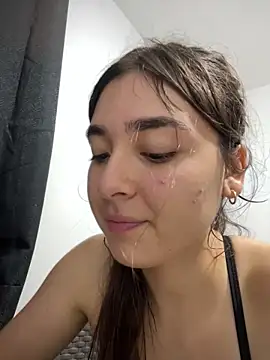 Snapshot of Valentina_ro chatting on November 22, 2:21 am Valentina ro online show from November 22, 2:21 am