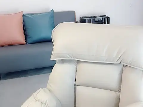 Snapshot of lvy-002 chatting on December 21, 1:52 am lvy-002 online show from December 21, 1:52 am