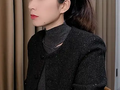 Snapshot of lvy-002 chatting on November 9, 3:21 am lvy-002 online show from November 9, 3:21 am