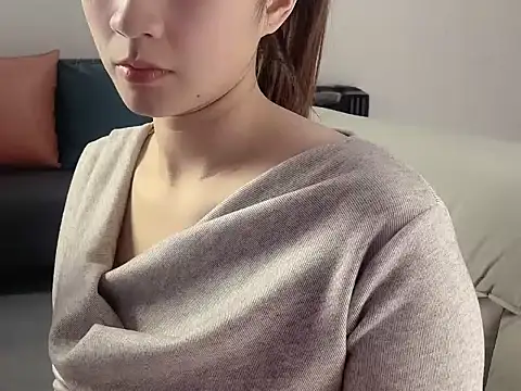 Snapshot of lvy-002 chatting on December 2, 11:56 am lvy-002 online show from December 2, 11:56 am