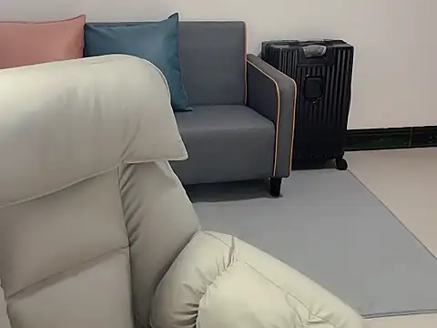 Snapshot of lvy-002 chatting on November 27, 10:37 am lvy-002 online show from November 27, 10:37 am