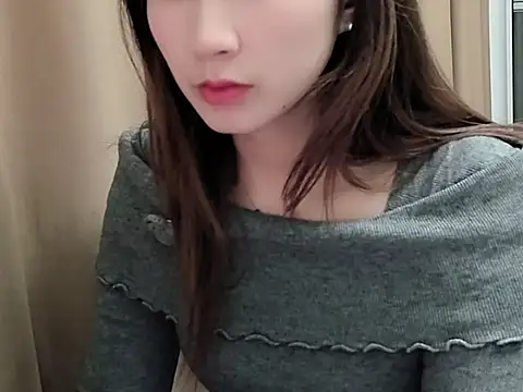 Snapshot of lvy-002 chatting on October 30, 3:05 am lvy-002 online show from October 30, 3:05 am