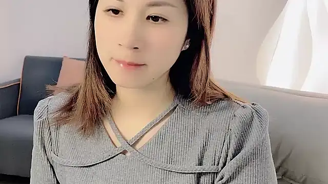 Snapshot of lvy-002 chatting on March 9, 1:53 am lvy-002 online show from March 9, 1:53 am