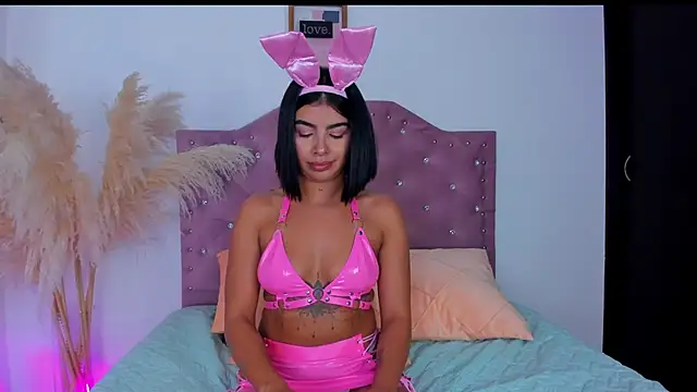 Snapshot of Julig01 chatting on November 1, 4:19 am Julig01 online show from November 1, 4:19 am