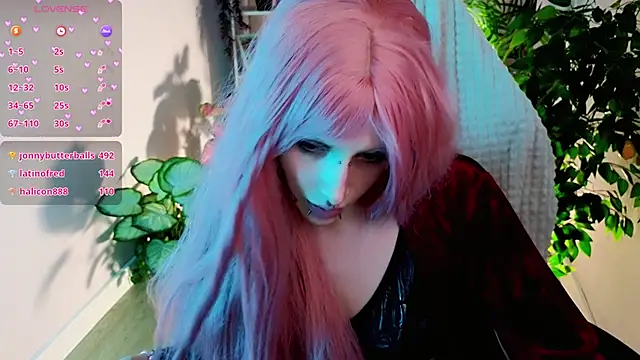 Snapshot of karkadeshk chatting on April 5, 10:00 am karkadeshk online show from April 5, 10:00 am