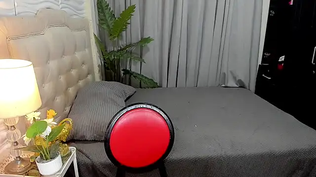 UnforgetableAsianCock online show from February 17, 10:40 pm