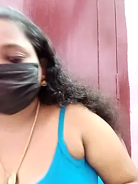 Snapshot of Mandhra28 chatting on November 16, 5:28 pm Mandhra28 online show from November 16, 5:28 pm