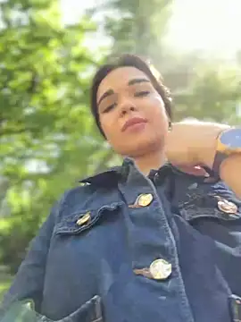 Snapshot of BabyShy- chatting on June 11, 2:53 am BabyShy- online show from June 11, 2:53 am