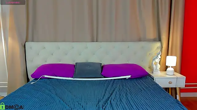 May Yam online show from April 6, 1:01 am