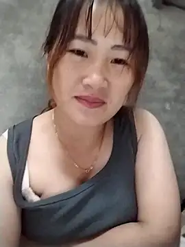 Snapshot of emini-xx chatting on November 4, 1:59 pm emini-xx online show from November 4, 1:59 pm