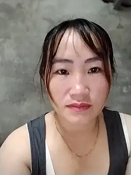 Snapshot of emini-xx chatting on November 6, 12:25 am emini-xx online show from November 6, 12:25 am