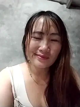 Snapshot of emini-xx chatting on November 8, 10:19 am emini-xx online show from November 8, 10:19 am