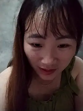 Snapshot of emini-xx chatting on November 11, 12:16 am emini-xx online show from November 11, 12:16 am