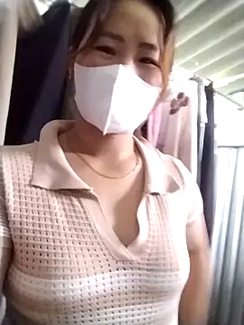 Snapshot of emini-xx chatting on October 28, 11:58 pm emini-xx online show from October 28, 11:58 pm