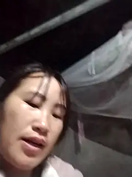 Snapshot of emini-xx chatting on December 2, 1:28 am emini-xx online show from December 2, 1:28 am