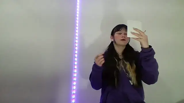 Snapshot of My_Meloddy chatting on December 4, 12:15 pm My Meloddy online show from December 4, 12:15 pm