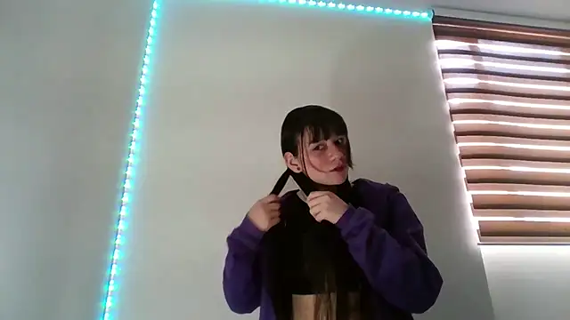 Snapshot of My_Meloddy chatting on December 3, 1:43 pm My Meloddy online show from December 3, 1:43 pm