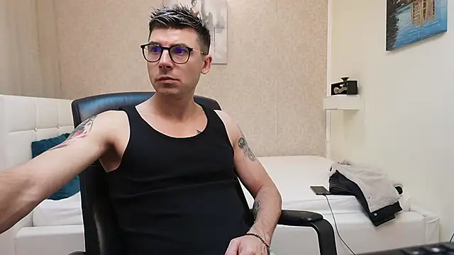 Snapshot of _Alex_Star chatting on October 31, 3:14 am Alex Star online show from October 31, 3:14 am