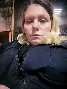 Snapshot of Lana-murr chatting on December 3, 7:24 pm Lana-murr online show from December 3, 7:24 pm