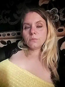 Snapshot of Lana-murr chatting on December 4, 8:02 am Lana-murr online show from December 4, 8:02 am