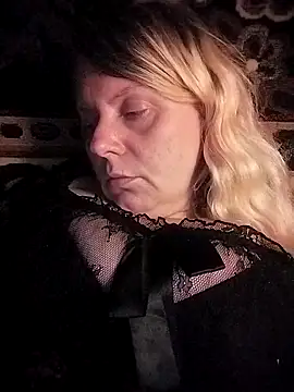 Snapshot of Lana-murr chatting on November 18, 6:11 pm Lana-murr online show from November 18, 6:11 pm