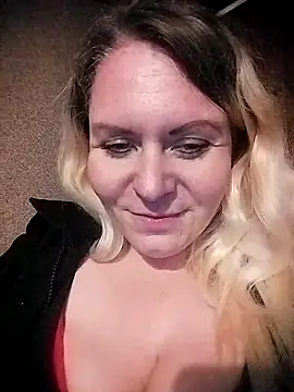 Snapshot of Lana-murr chatting on November 9, 6:56 pm Lana-murr online show from November 9, 6:56 pm